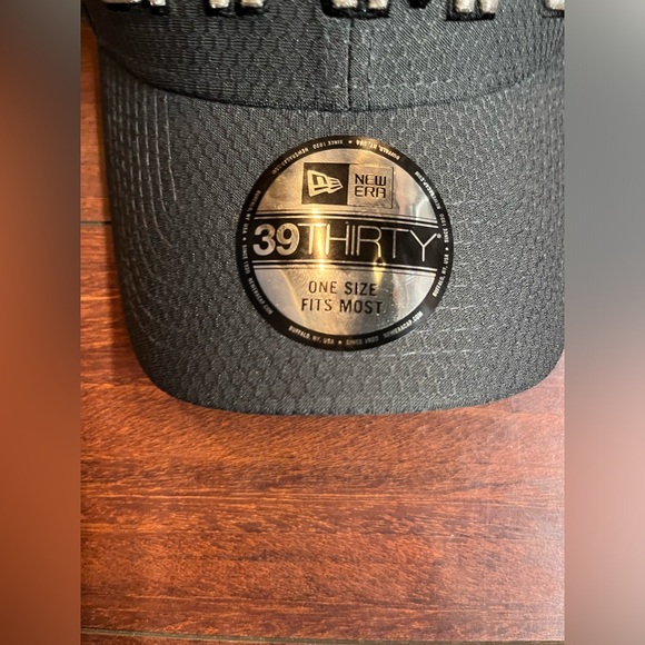 Boston Red Sox New Era 2018 World Series Champions Locker Room 39THIRTY OSFM Hat - Picture 3 of 14